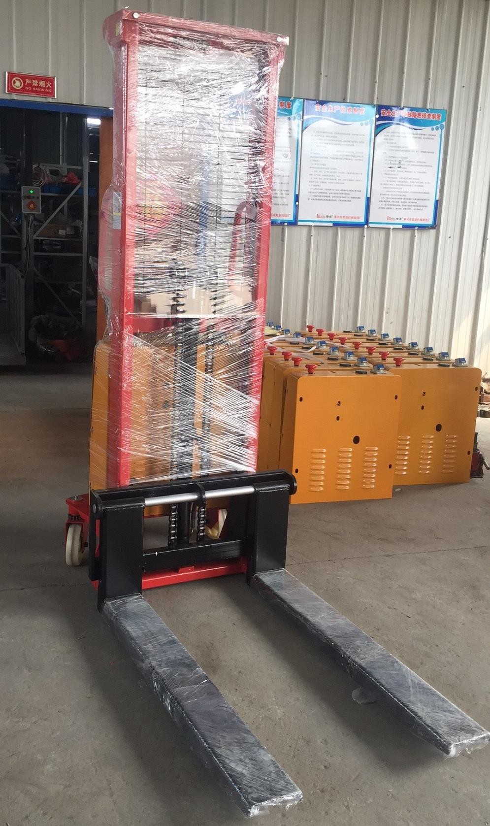 1.6M SEMI ELECTRIC STACKER