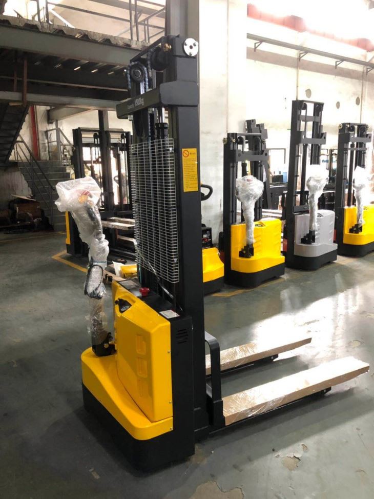 1ton 3.3m Electric Stacker 