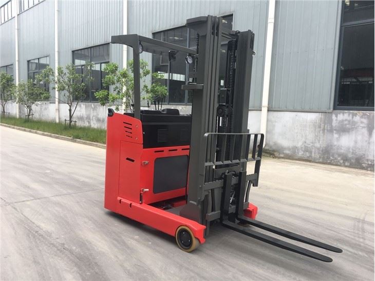 Electric Reach Truck forklift With 3m Lifting Height