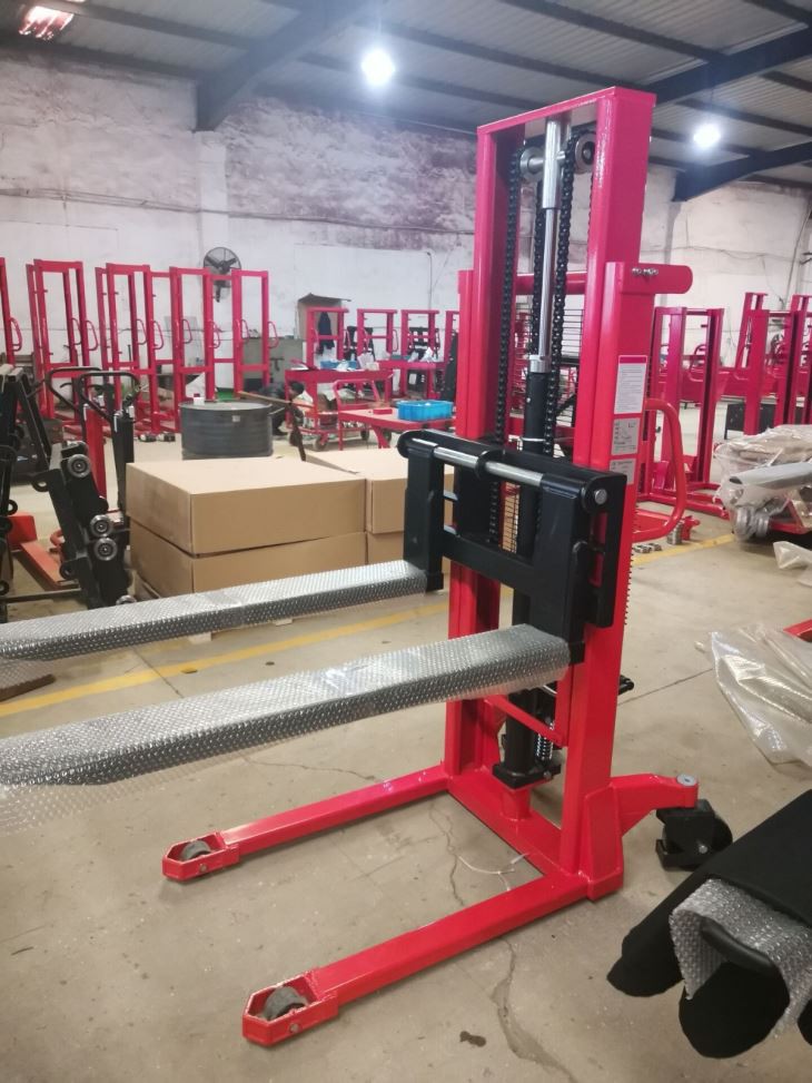 Wide-legged Hand Pallet Stackers